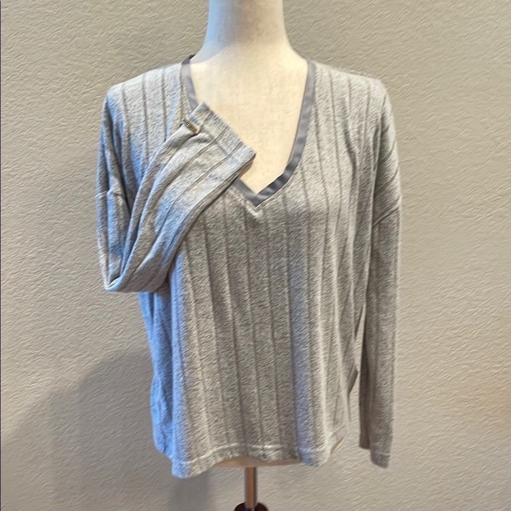 TED BAKER Chic Gray V-Neck Sweater with Stripes Sz Sm